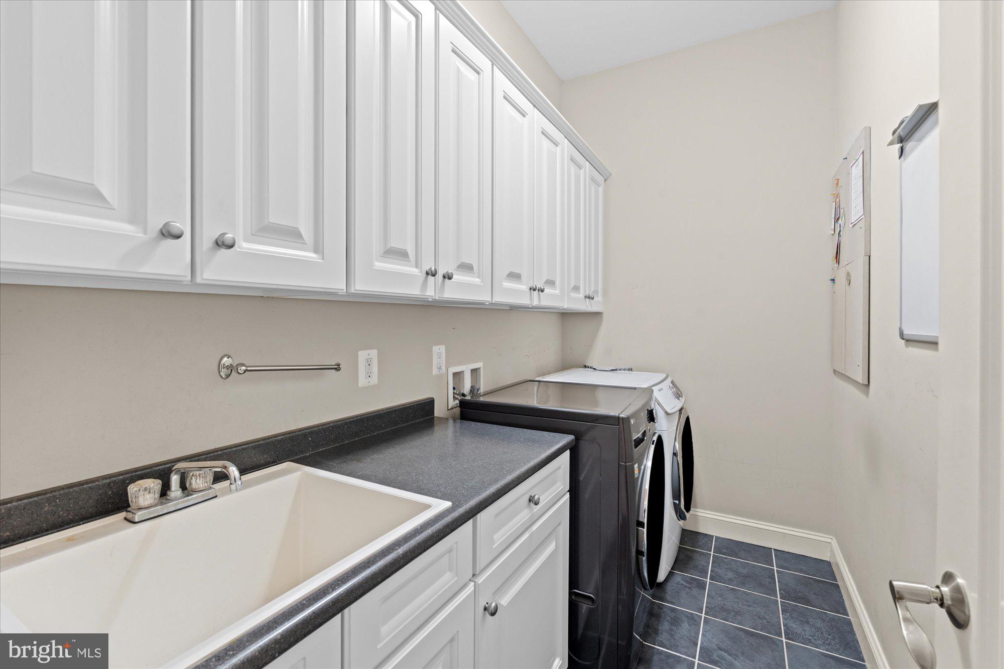 8709 Fort Hunt Road Alexandria, VA 22308 - Photo 42 of 48 Laundry room