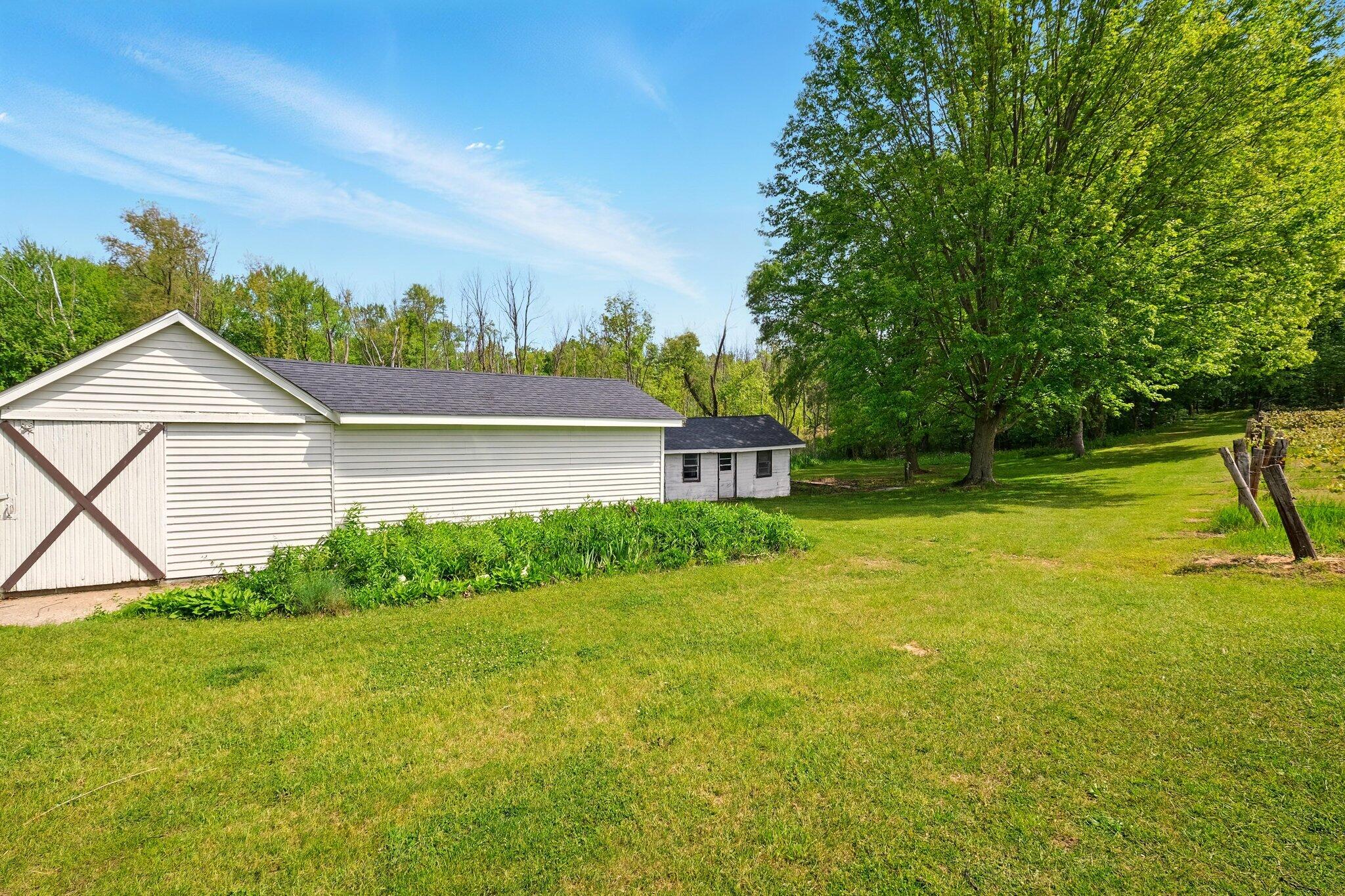 2877 Bessemer Road Coloma, MI 49038 - Photo 3 of 38 3-web-or-mls-DSCF0254 Ryan Champion_with