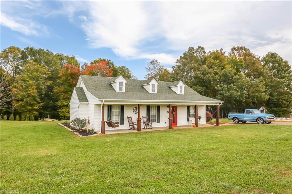 284 Kermit Lewis Road Pilot Mountain, NC 27041 - Photo 3 of 37 Gallery Image 3