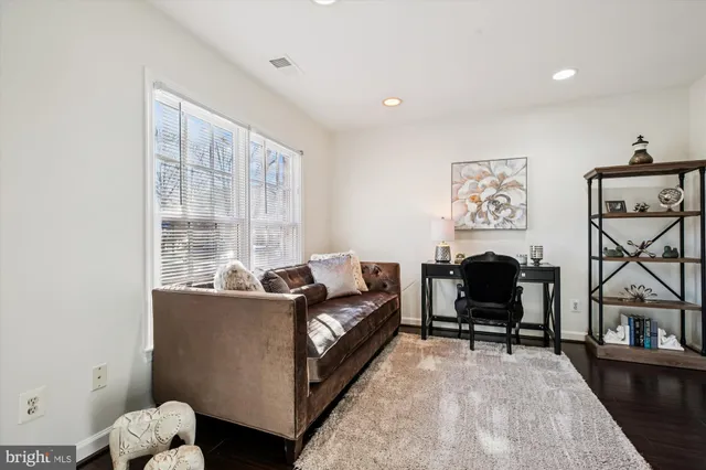 $725,000 | 313 Potter Lane, Rockville, MD 20850