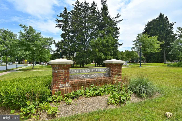 $725,000 | 313 Potter Lane, Rockville, MD 20850