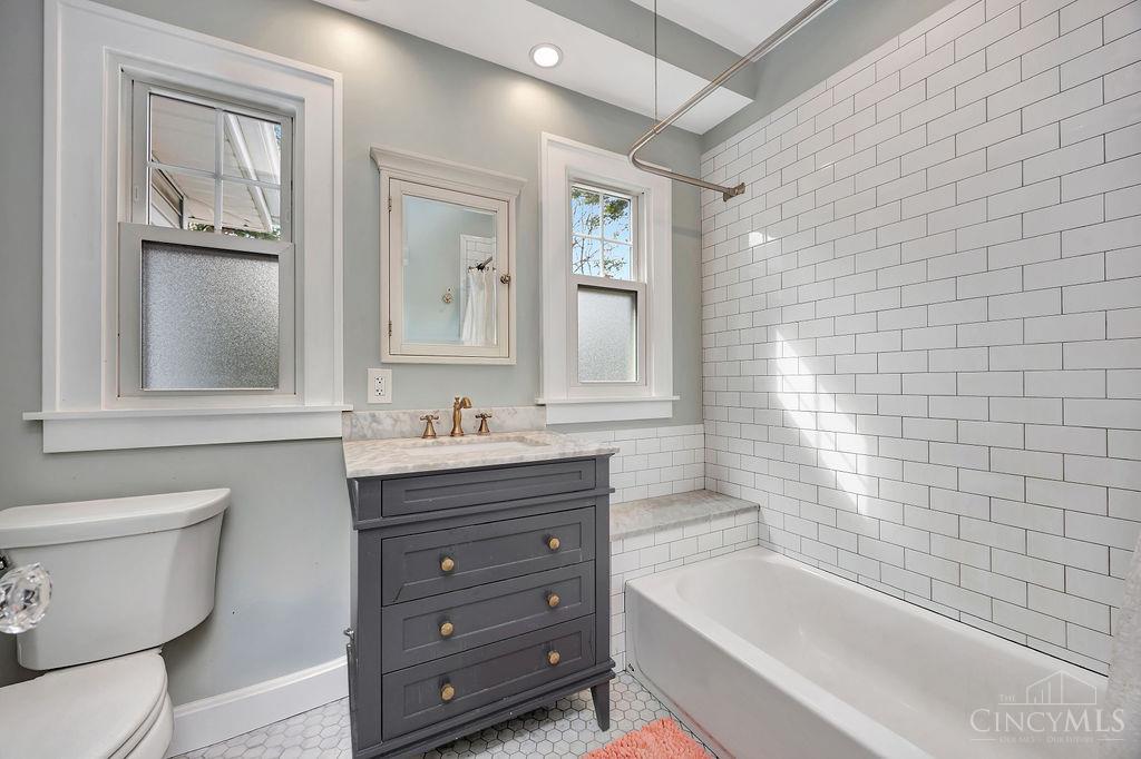 2913 Madison Road Cincinnati, OH 45209 - Photo 23 of 45