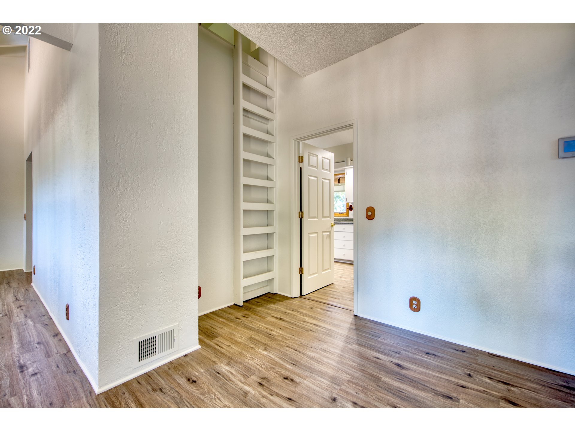 37821 Shenandoah Loop Springfield, OR 97478 - Photo 12 of 32 a view of empty room