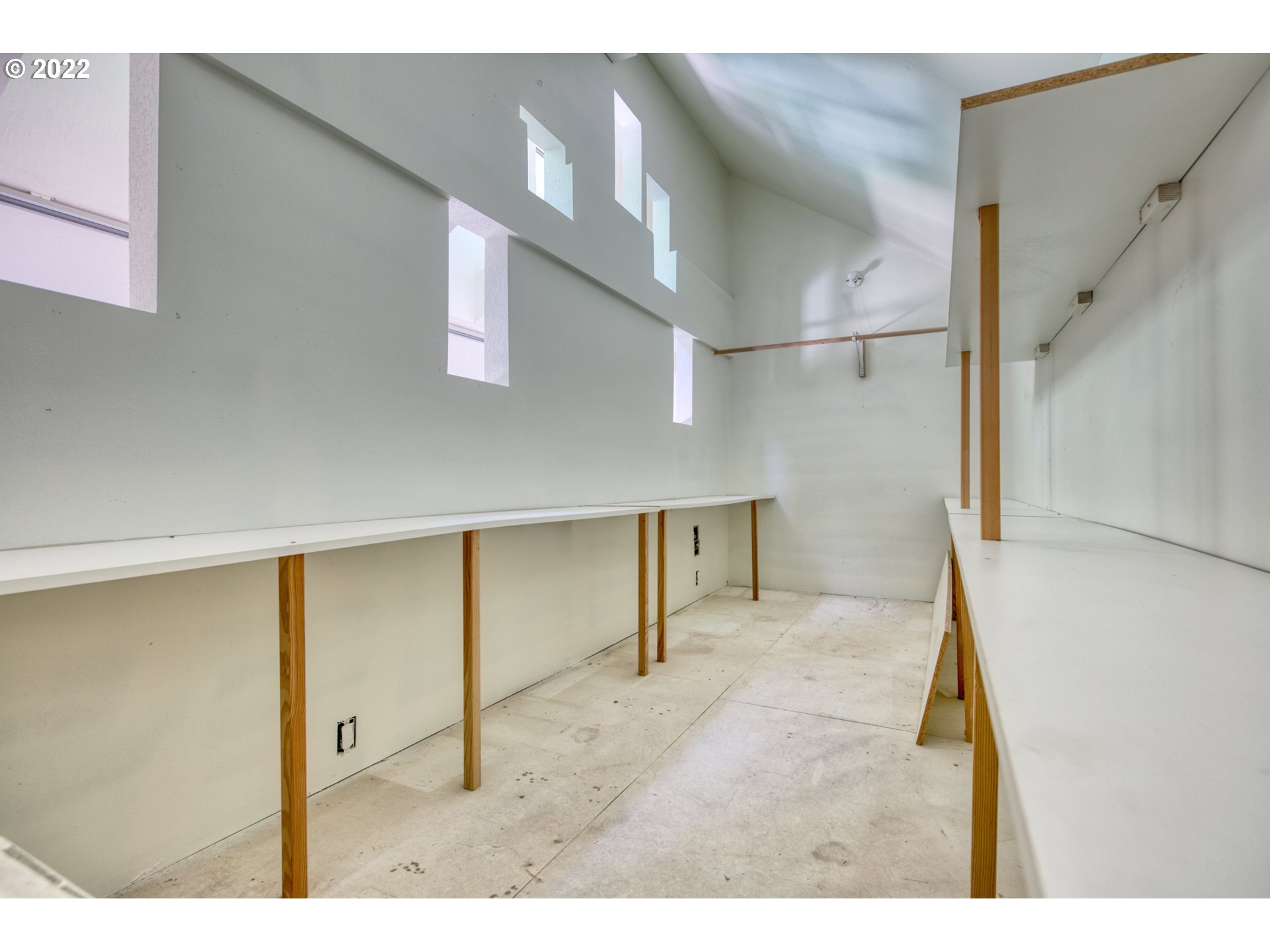 37821 Shenandoah Loop Springfield, OR 97478 - Photo 13 of 32 a view of a room with window