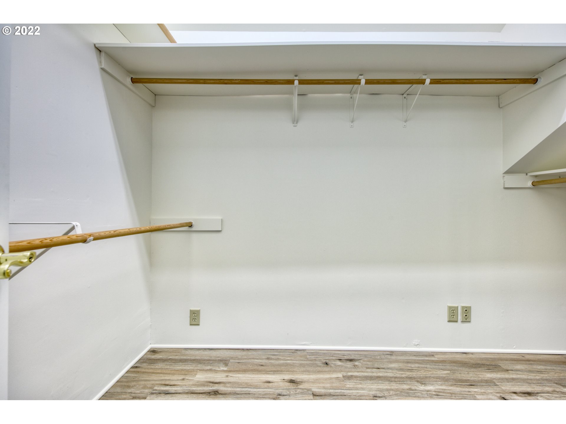 37821 Shenandoah Loop Springfield, OR 97478 - Photo 19 of 32 a view of a closet