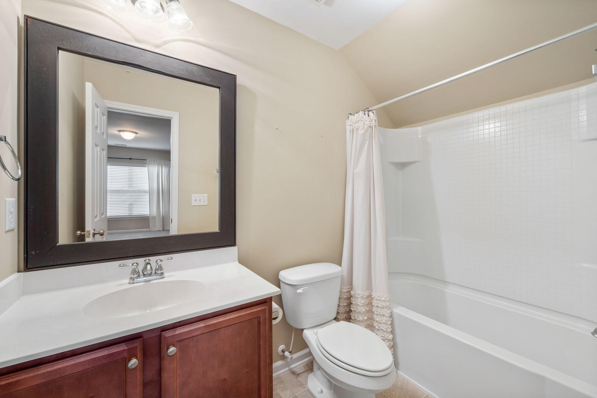 129 Musket Loop Summerville, SC 29483 - Photo 20 of 22 Loft Full Bathroom