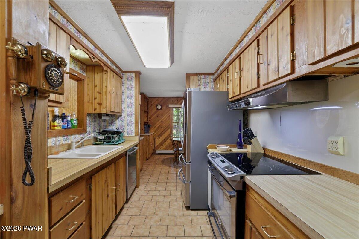20 Kensington Road Hawley, PA 18428 - Photo 15 of 43