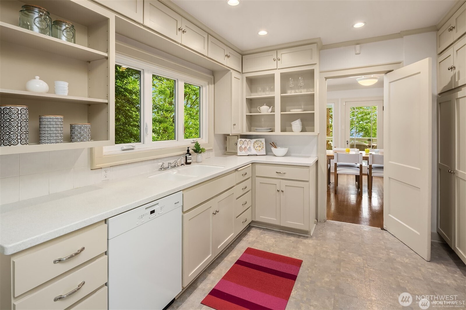 412 36th Avenue Seattle, WA 98122 - Photo 15 of 26