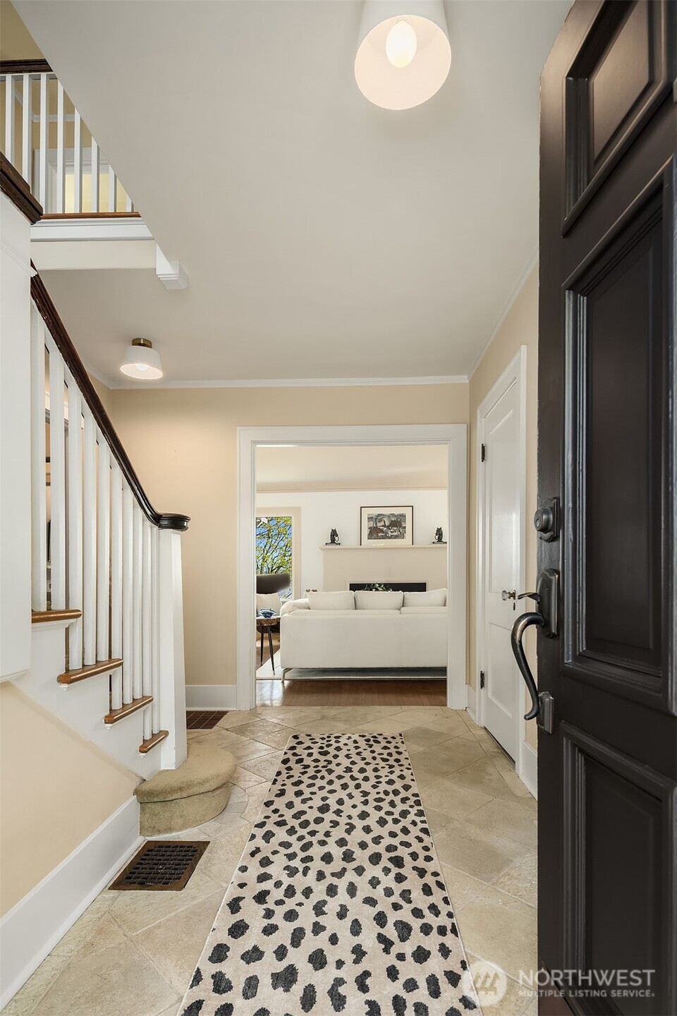 412 36th Avenue Seattle, WA 98122 - Photo 3 of 26