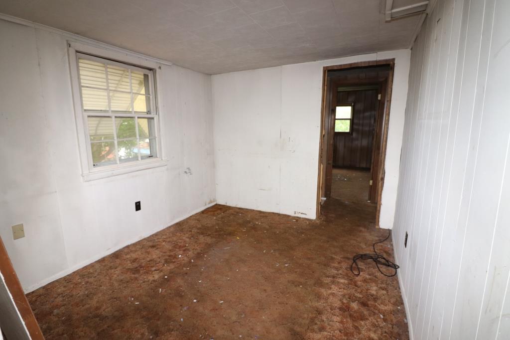 4428 Keefer Road Roanoke, VA 24018 - Photo 18 of 21 an empty room with windows
