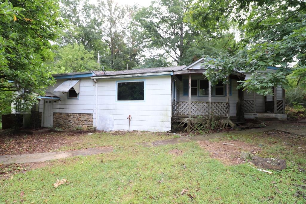 4428 Keefer Road Roanoke, VA 24018 - Photo 10 of 21 a view of a house with a yard