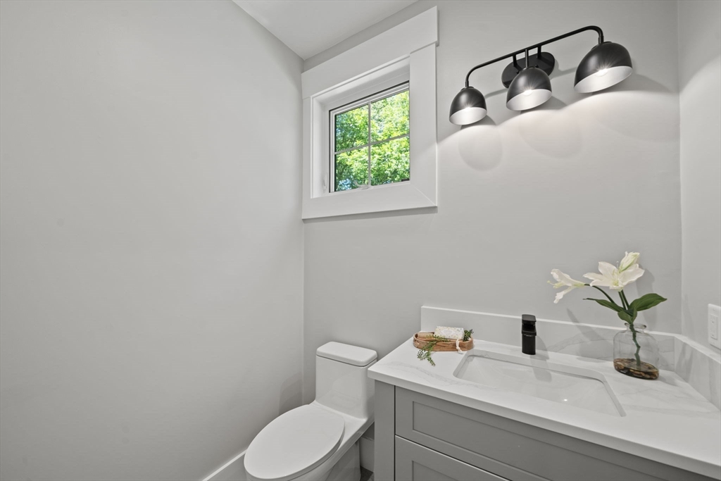 17 Upland Road Natick, MA 01760 - Photo 13 of 38