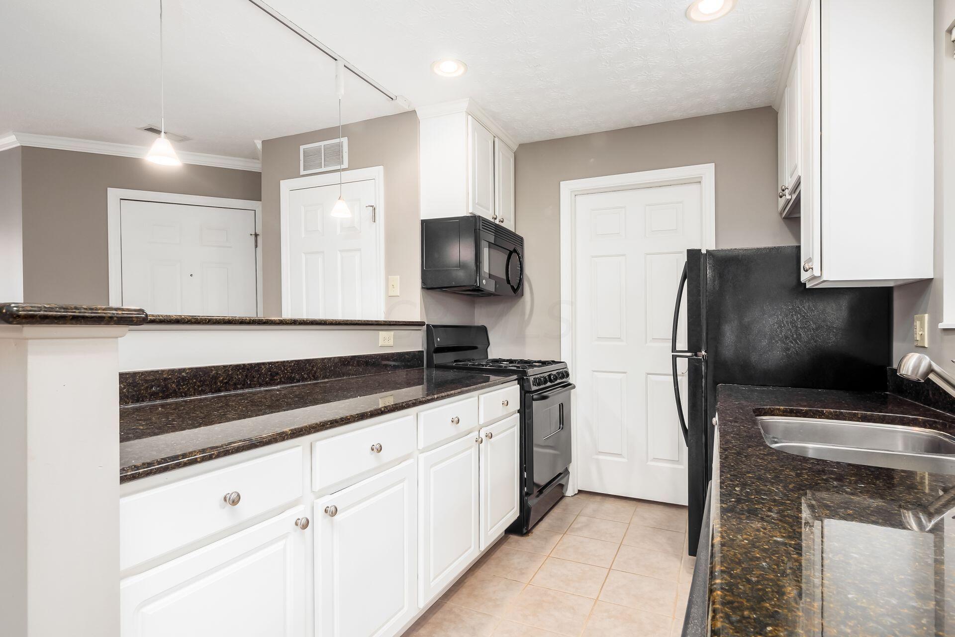 5300 Darlington Road, Unit D Columbus, OH 43220 - Photo 11 of 26