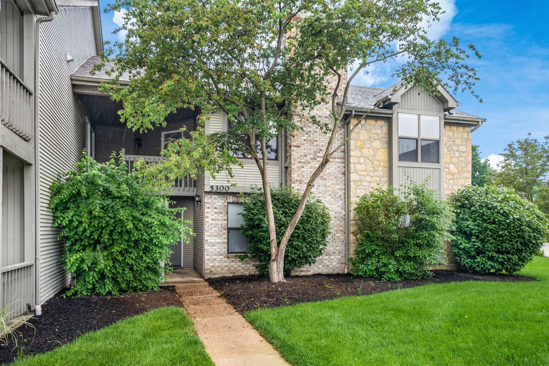 5300 Darlington Road, Unit D Columbus, OH 43220 - Photo 2 of 26