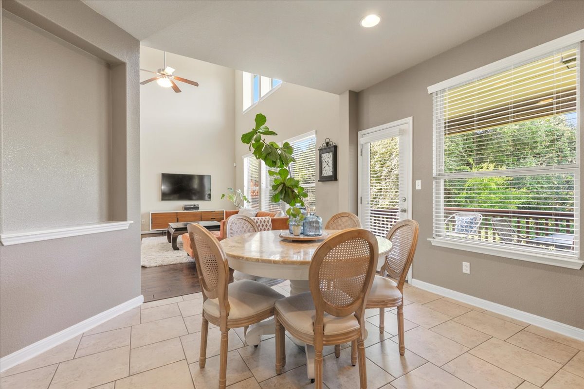 561 Stone View Trail Austin, TX 78737 - Photo 12 of 38