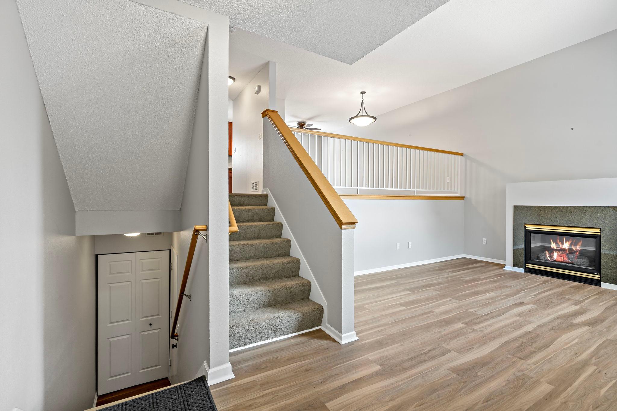 6453 Regency Lane Eden Prairie, MN 55344 - Photo 4 of 40