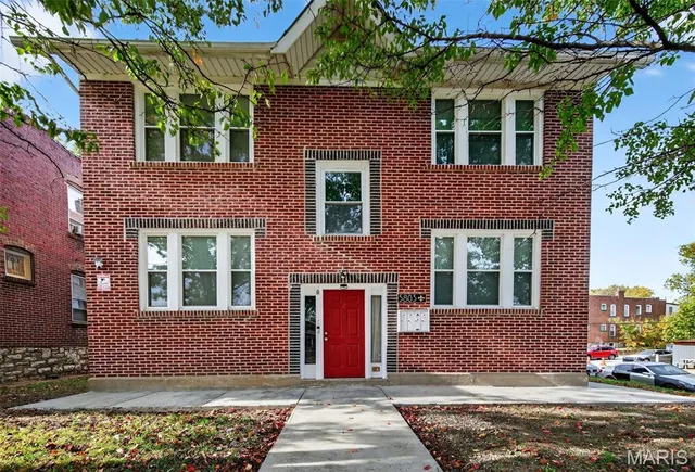 $1,350 | 5803 South Kings Highway Boulevard, Unit 1N, St. Louis, MO 63109