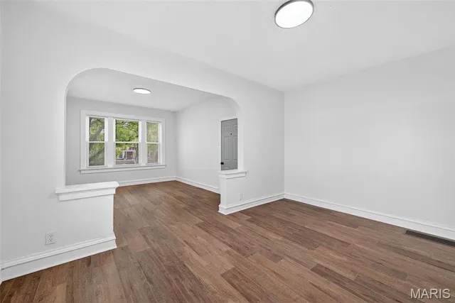 $1,350 | 5803 South Kings Highway Boulevard, Unit 1N, St. Louis, MO 63109