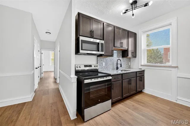 $1,350 | 5803 South Kings Highway Boulevard, Unit 1N, St. Louis, MO 63109