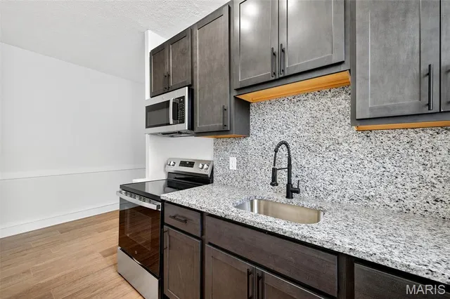 $1,350 | 5803 South Kings Highway Boulevard, Unit 1N, St. Louis, MO 63109