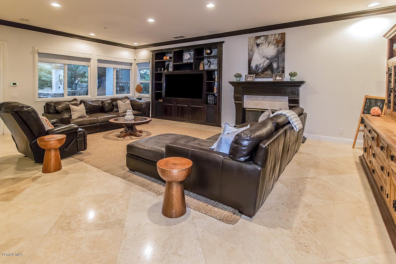 12006 Nelson Road Moorpark, CA 93021 - Photo 15 of 89 24Family