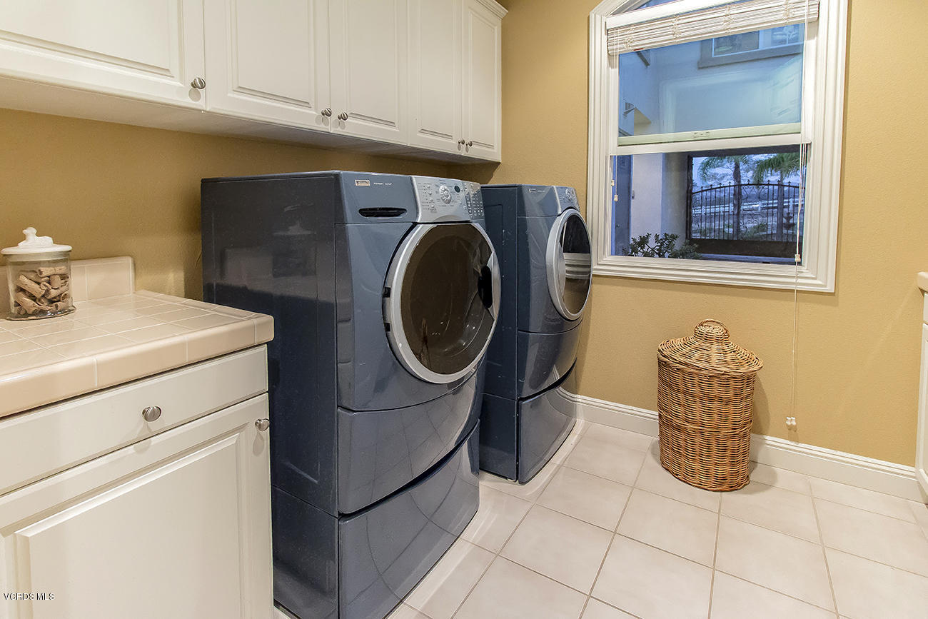 12006 Nelson Road Moorpark, CA 93021 - Photo 24 of 89 34Laundry