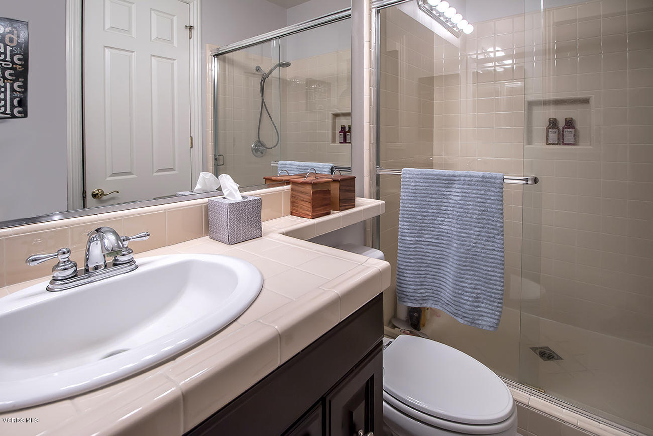 12006 Nelson Road Moorpark, CA 93021 - Photo 28 of 89 38Downstairs Bedroom2 with Attached Bath