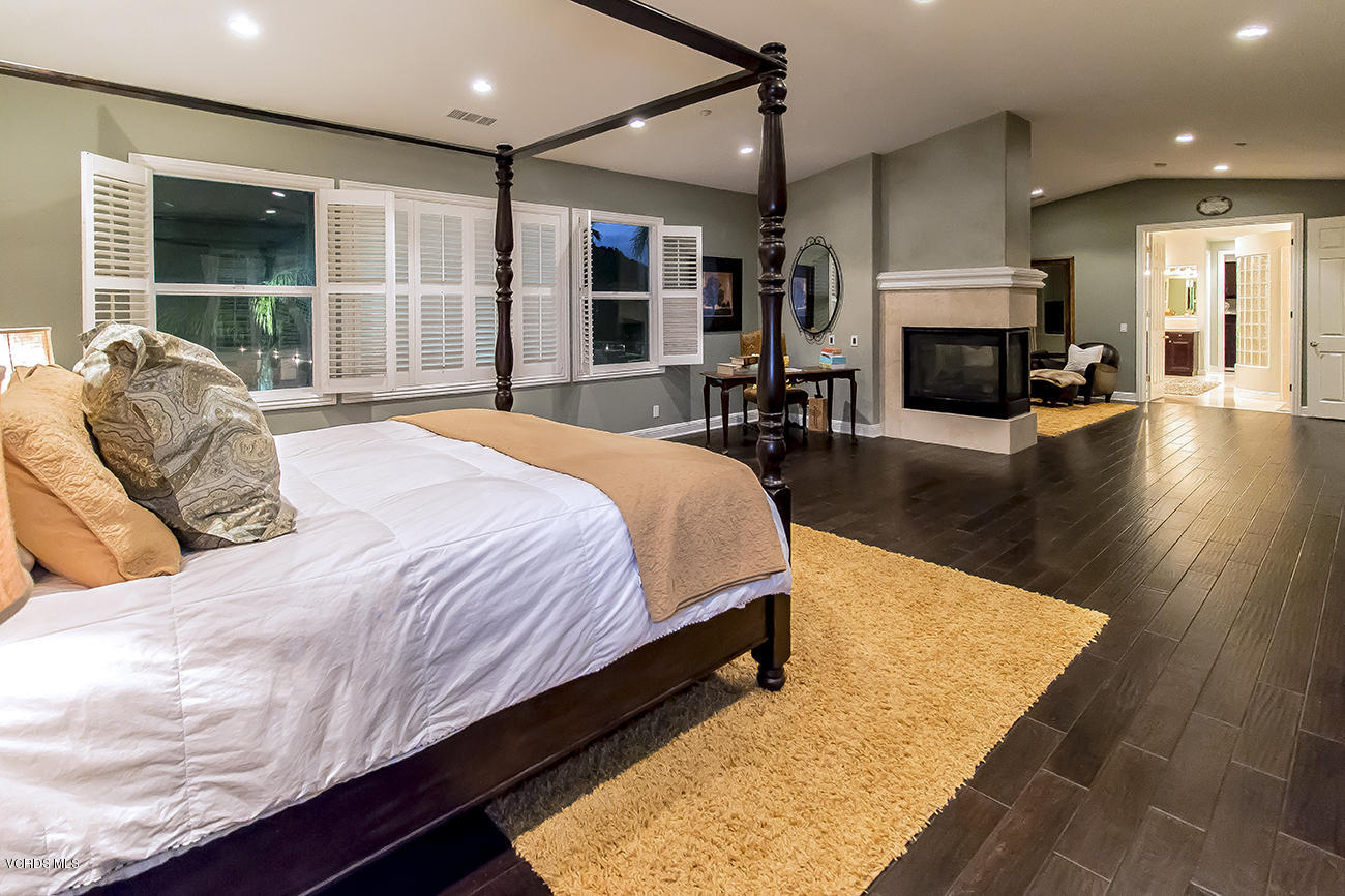 12006 Nelson Road Moorpark, CA 93021 - Photo 43 of 89 55Master Suite