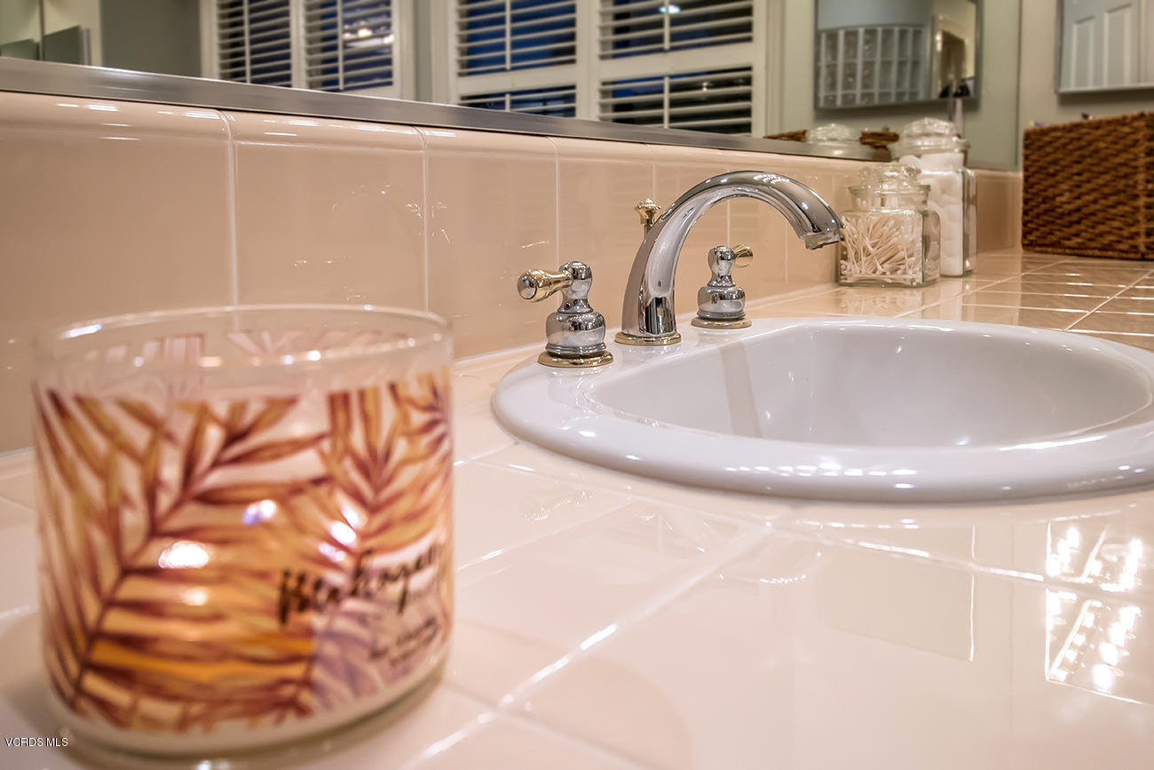 12006 Nelson Road Moorpark, CA 93021 - Photo 53 of 89 60Master Bath