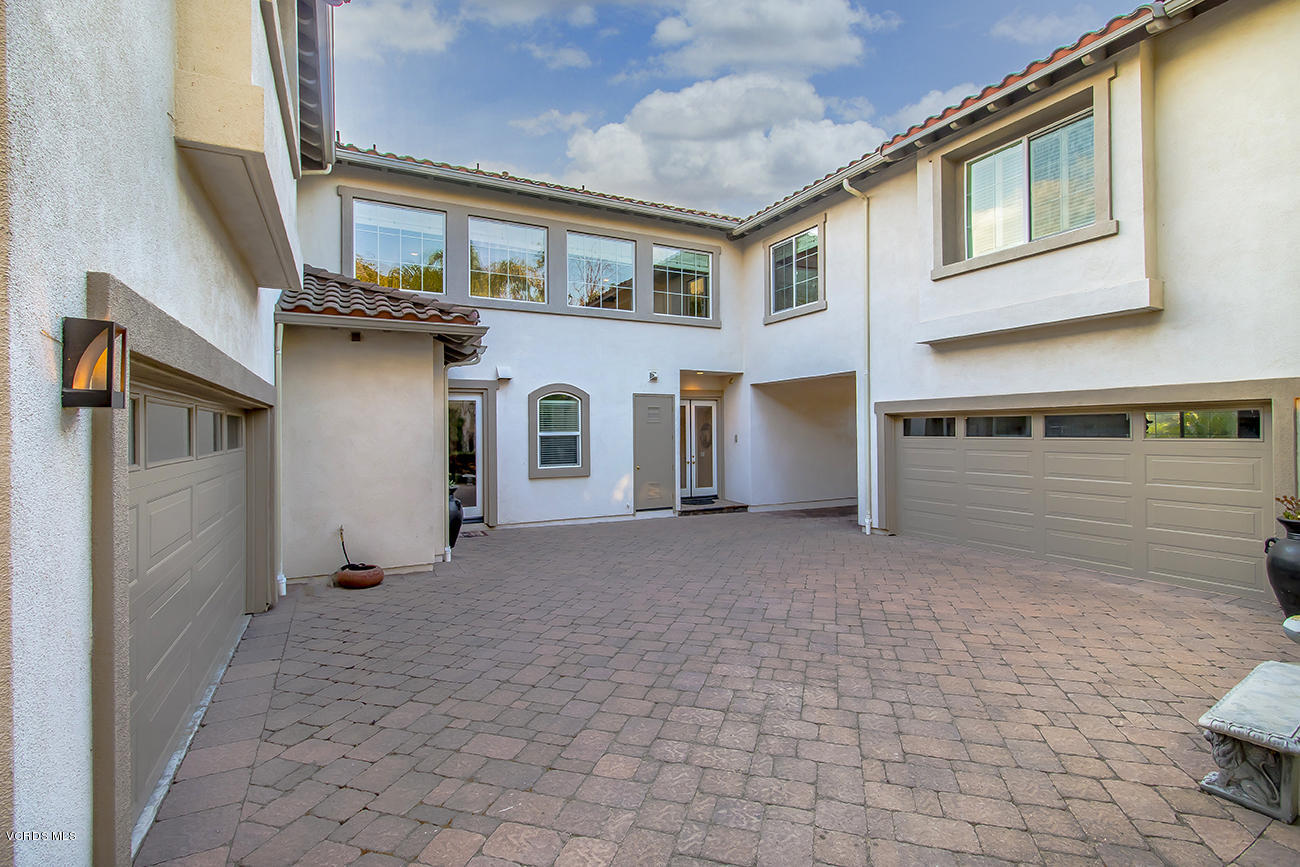 12006 Nelson Road Moorpark, CA 93021 - Photo 87 of 89 11Driveway