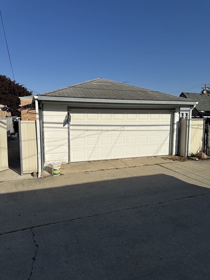 7836 Monitor Avenue Burbank, IL 60459 - Photo 5 of 26 a view of empty room