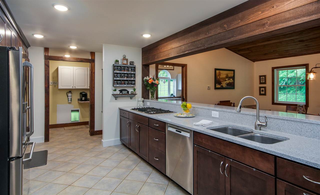 675 Galvin Hill Road Colchester, VT 05468 - Photo 9 of 40 Gallery Image 9