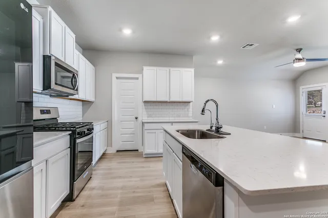 $2,700 | 29190 Rock Canyon, Bulverde, TX 78163