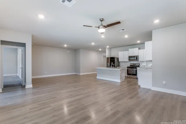 $2,700 | 29190 Rock Canyon, Bulverde, TX 78163