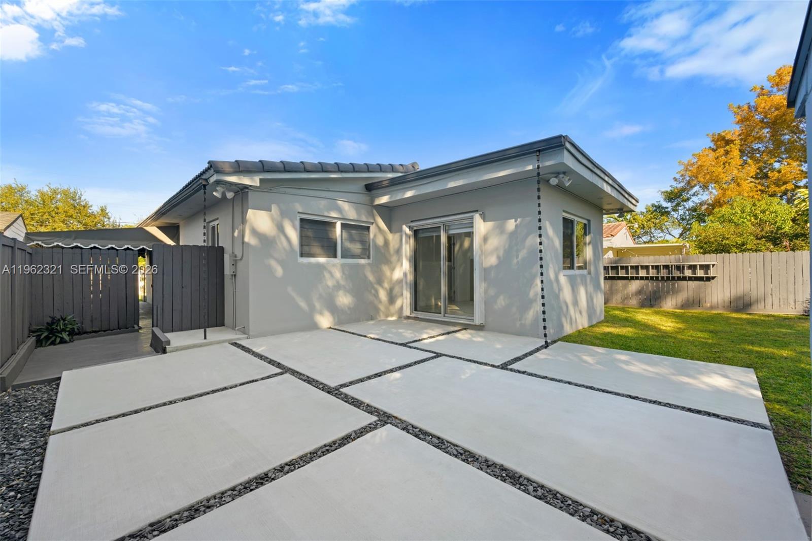 1811 Southwest 18th Avenue Miami, FL 33145 - Photo 23 of 25