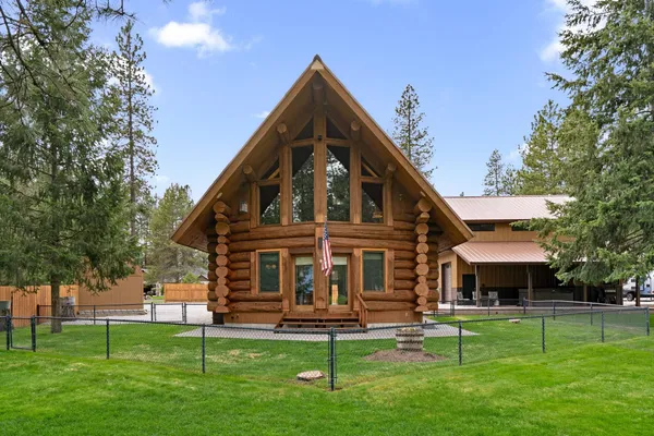$825,000 | 133 West Trappers Loop, Chewelah, WA 99109