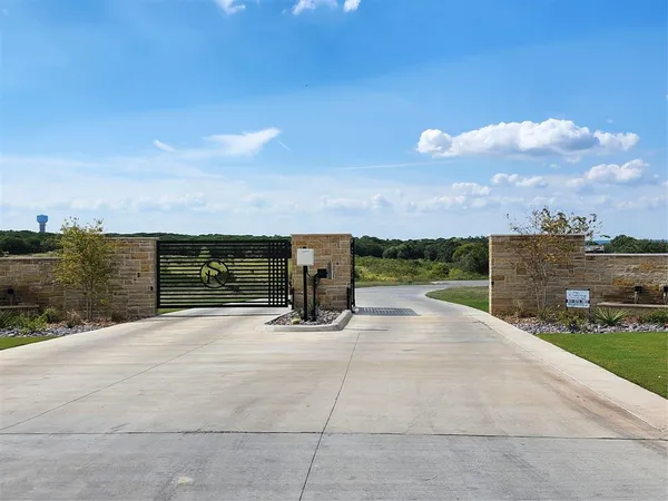 $270,000 | 1055 Ranch Vista Road, Granbury, TX 76049