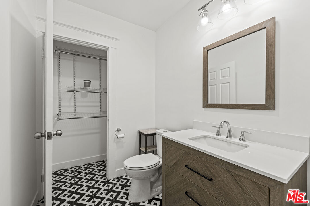 1215 5th Avenue Los Angeles, CA 90019 - Photo 10 of 22