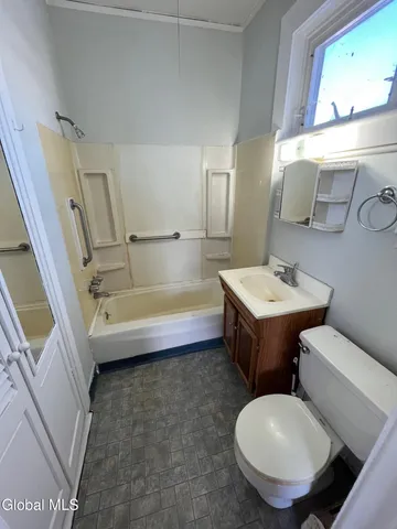 $1,225 | 372 Highway 43, Unit 1E, Stephentown, NY 12168