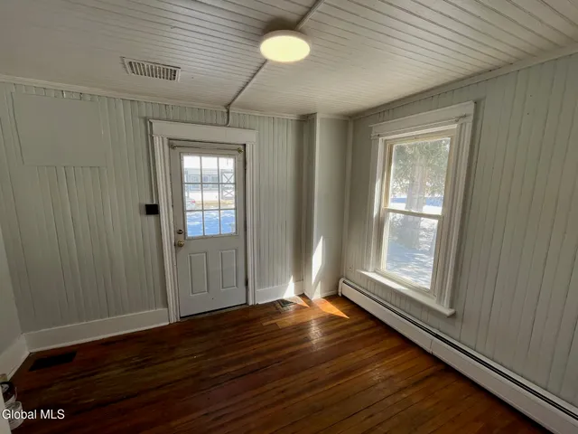 $1,225 | 372 Highway 43, Unit 1E, Stephentown, NY 12168