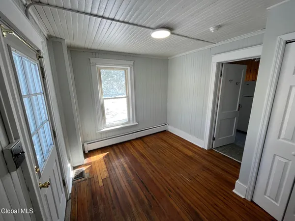 $1,250 | 372 Highway 43, Unit 1E, Stephentown, NY 12168