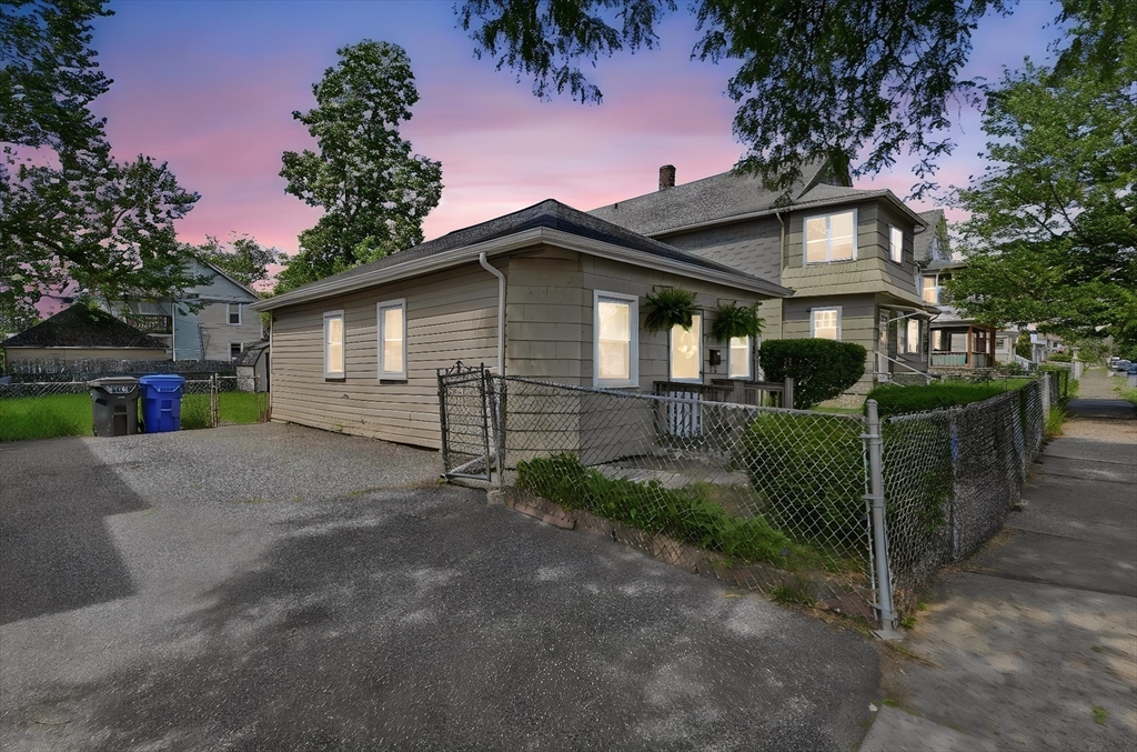 540 Armory Street Springfield, MA 01104 - Photo 1 of 28