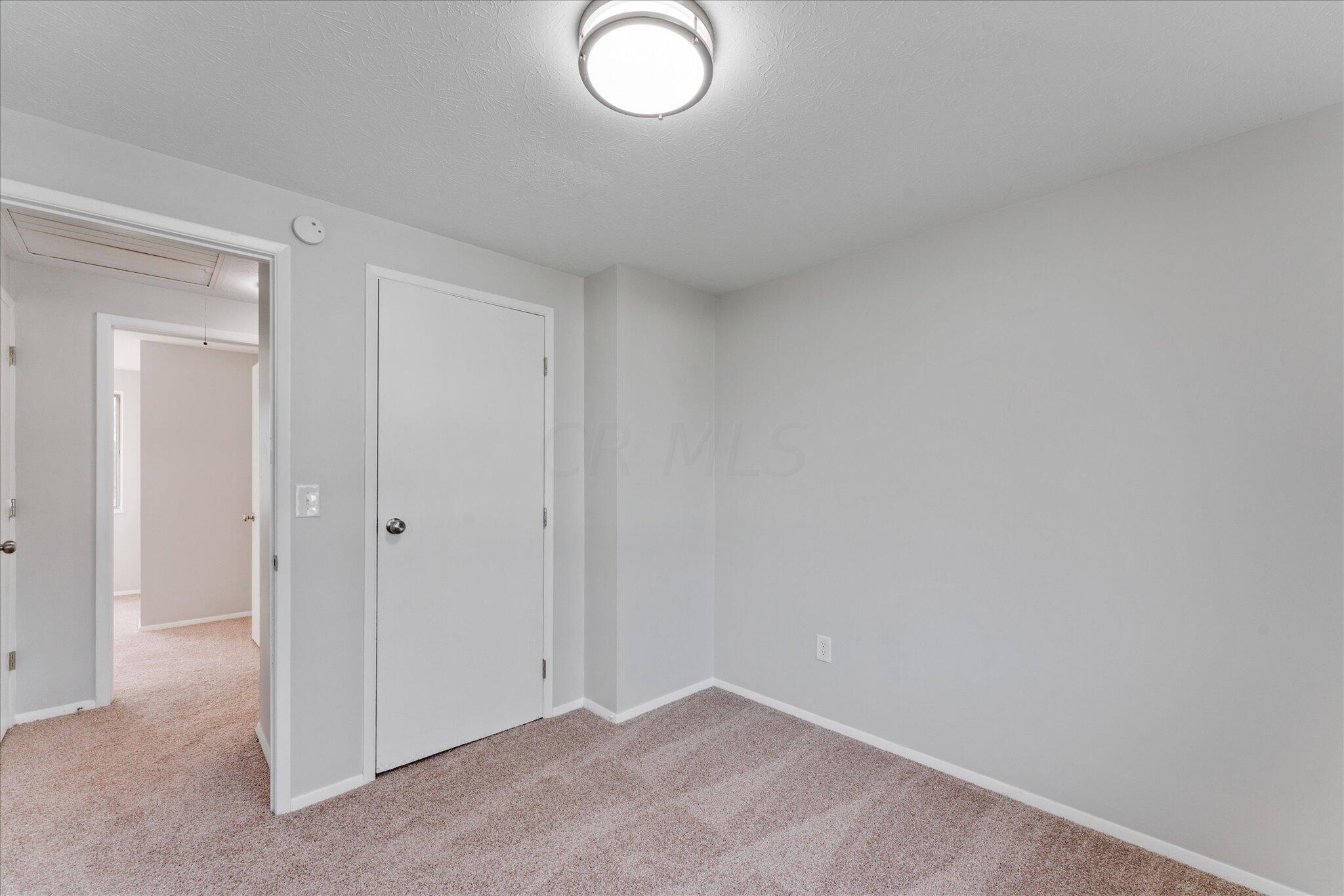 2149 Brookfield Road Columbus, OH 43229 - Photo 20 of 41 33-dsc04158-dsc04160