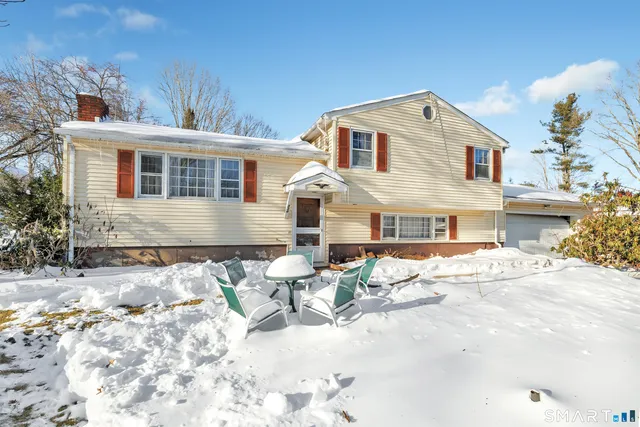 $384,900 | 334 Middletown Avenue, North Haven, CT 06473