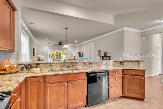 $425,000 | 10 Thomas Bee Drive, Bluffton, SC 29909