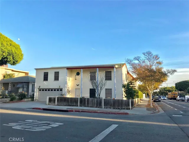 $3,950,000 | 2302 Oak Street, Santa Monica, CA 90405