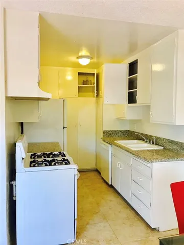 $3,950,000 | 2302 Oak Street, Santa Monica, CA 90405