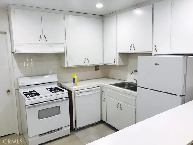 $3,950,000 | 2302 Oak Street, Santa Monica, CA 90405