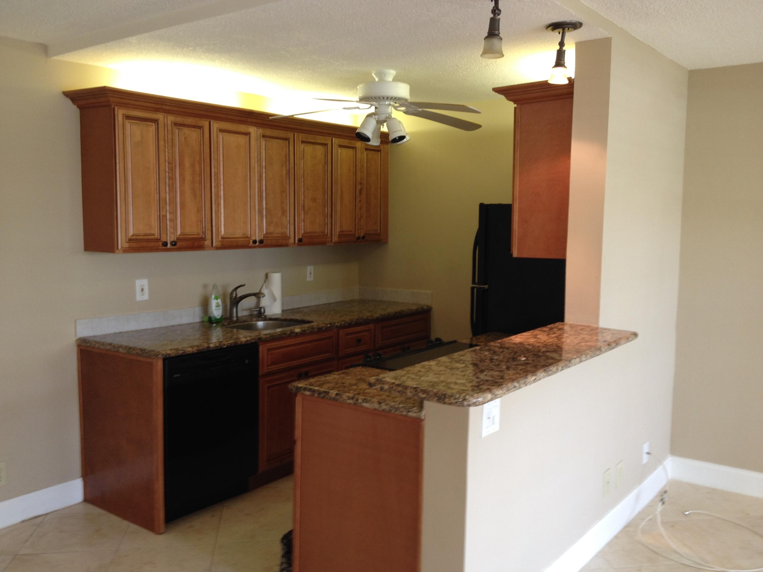 1027 Cornwall East Boca Raton, FL 33434 - Photo 8 of 12 kITCHEN
