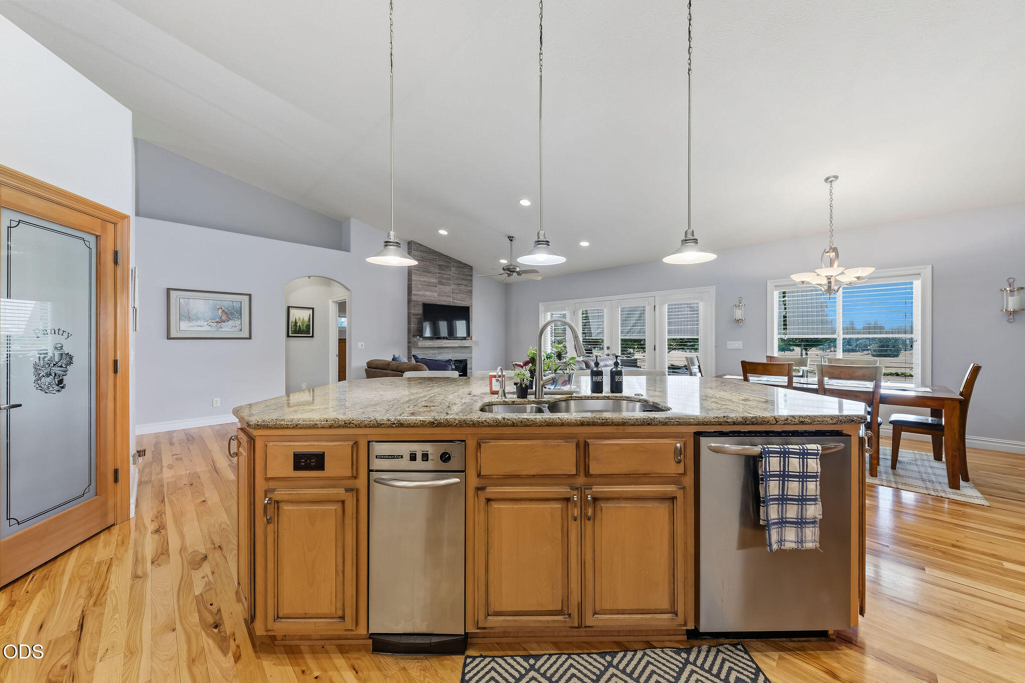 1085 Oak Grove Court Eagle Point, OR 97524 - Photo 24 of 70